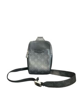 LOUIS VUITTON Сумка на плечо