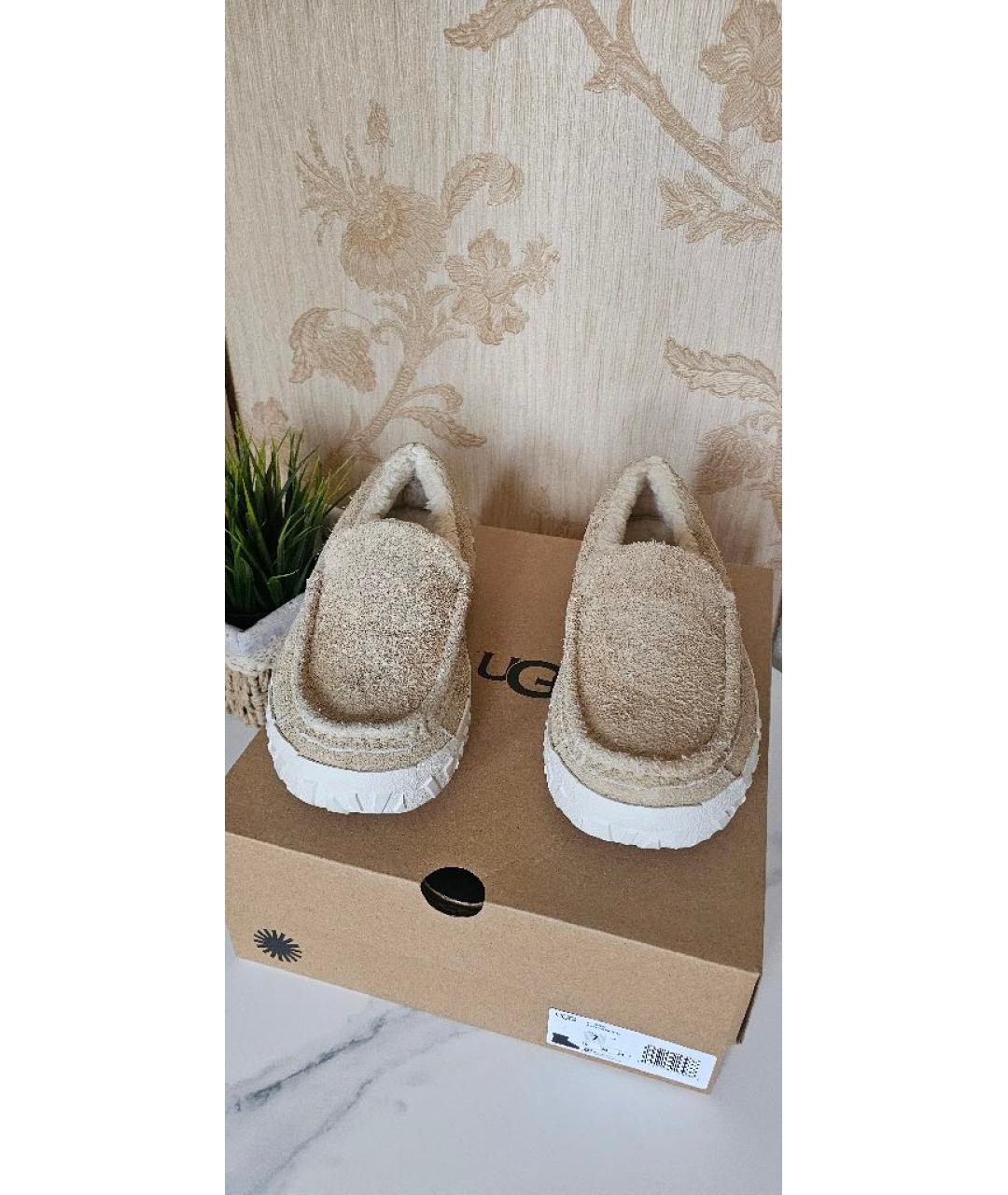 UGG AUSTRALIA Бежевые замшевые лоферы, фото 2