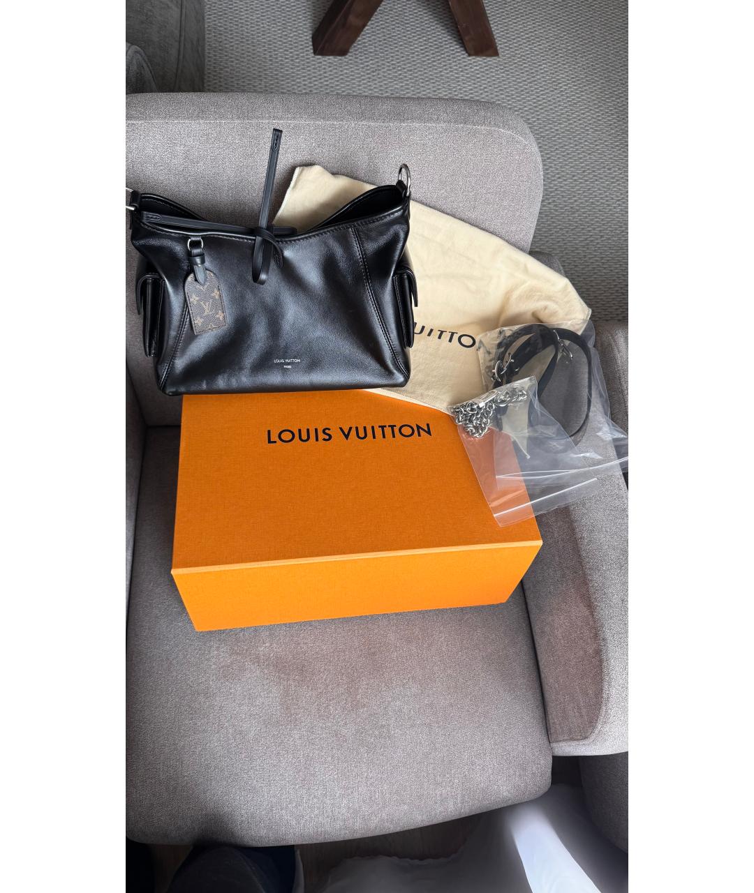 LOUIS VUITTON Черная кожаная сумка через плечо, фото 9