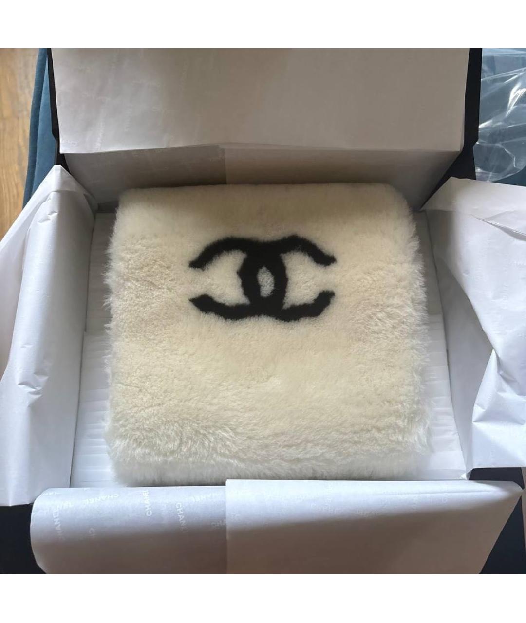 CHANEL Белые варежки, фото 2
