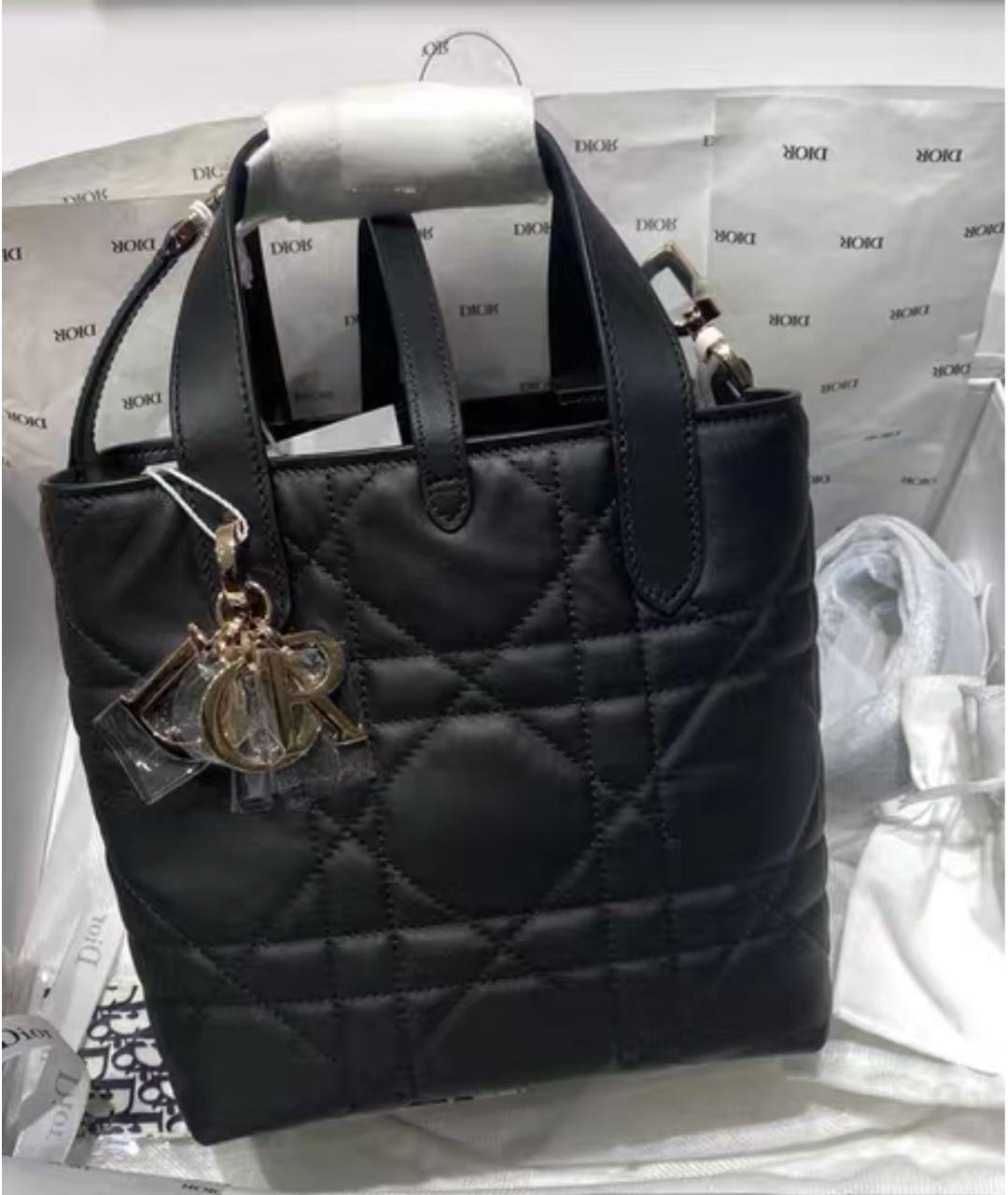CHRISTIAN DIOR Черная кожаная сумка с короткими ручками, фото 3