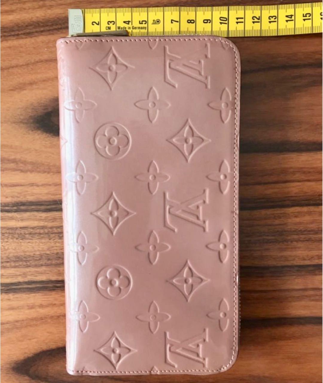 LOUIS VUITTON Коралловый кошелек из лакированной кожи, фото 6