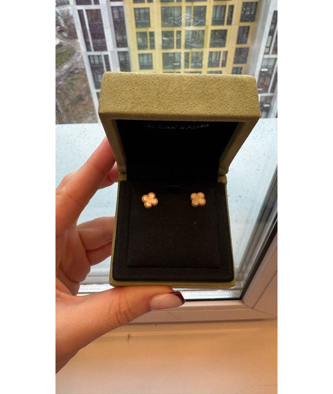 VAN CLEEF & ARPELS Белые серьги из желтого золота, фото 4