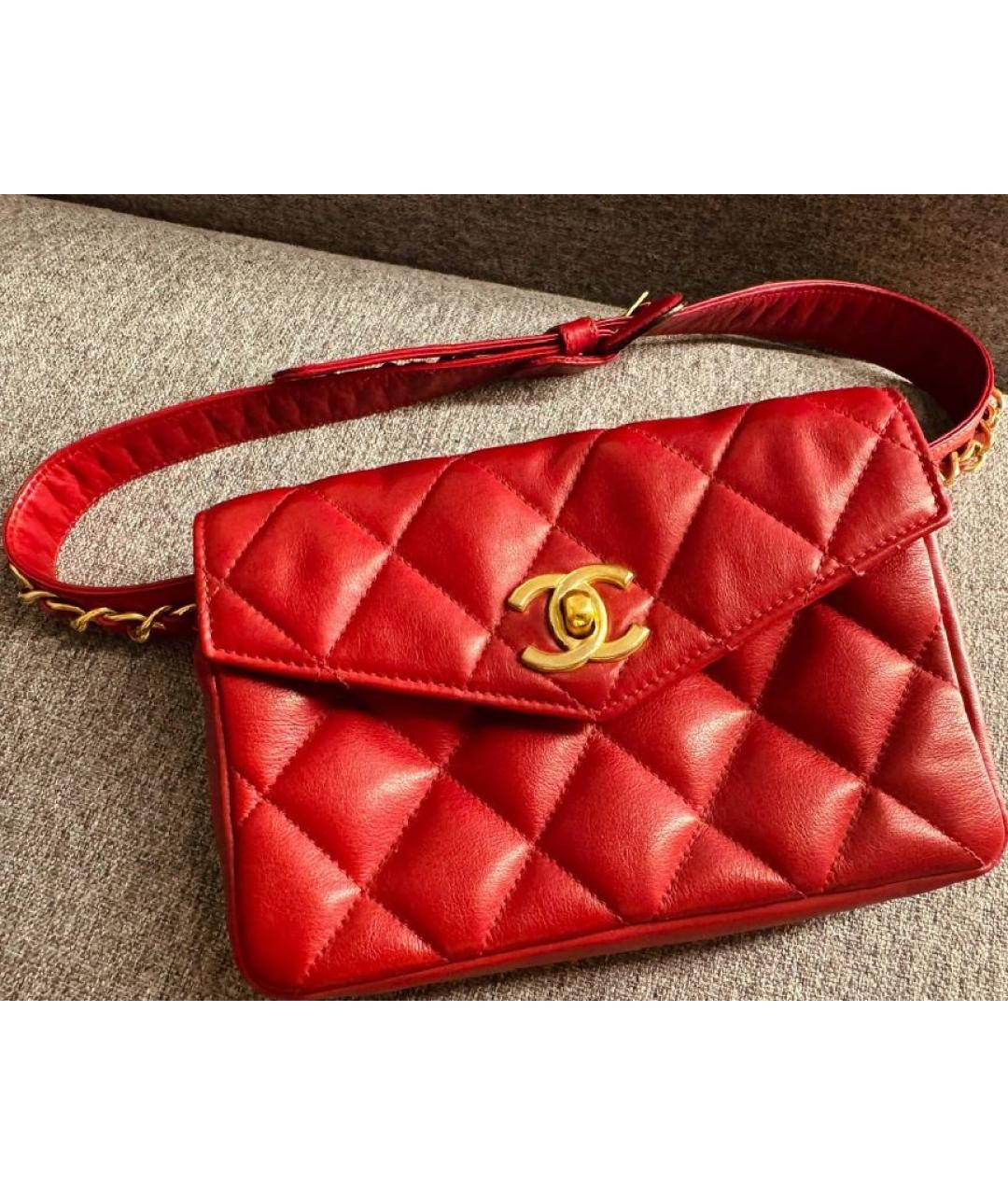 CHANEL Красная кожаная поясная сумка, фото 2