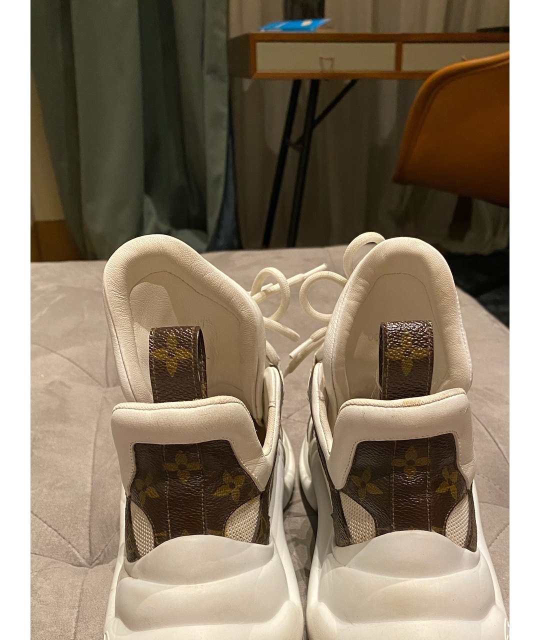 LOUIS VUITTON PRE-OWNED Белые неопреновые кроссовки, фото 4