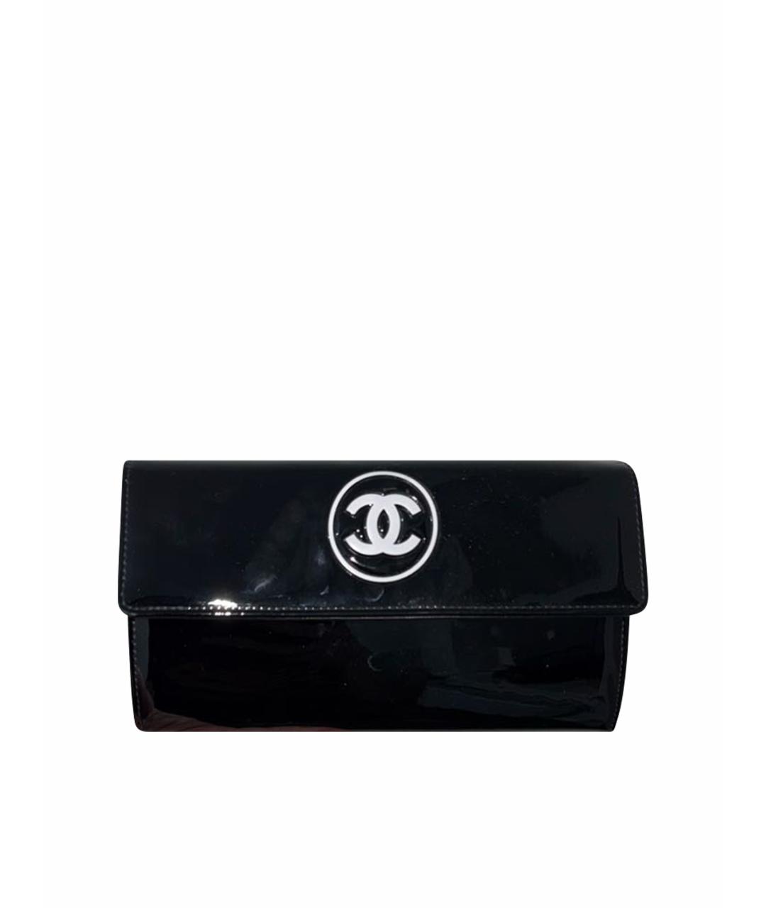 CHANEL Черный кошелек из лакированной кожи, фото 1