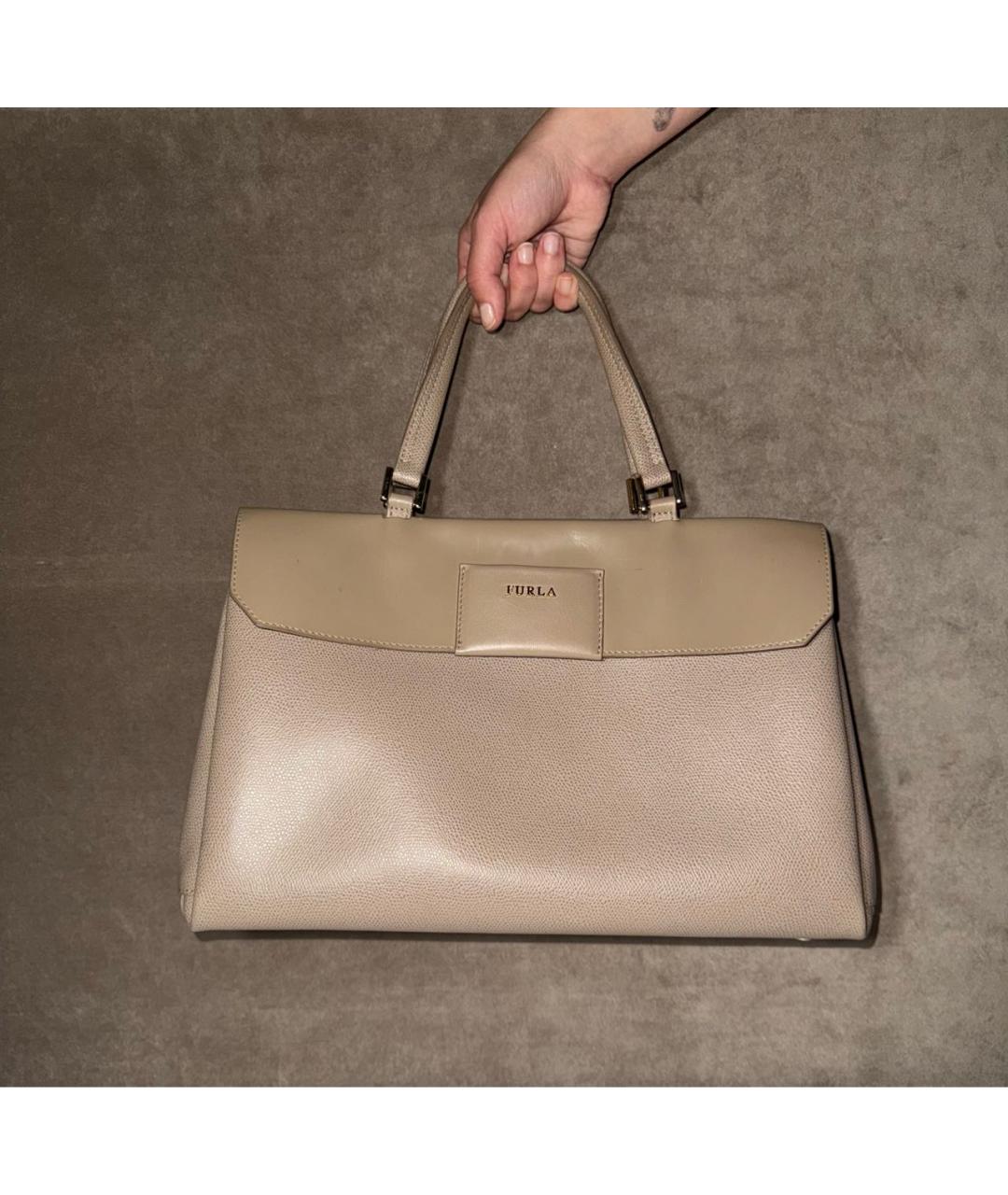 FURLA Бежевая кожаная сумка с короткими ручками, фото 8