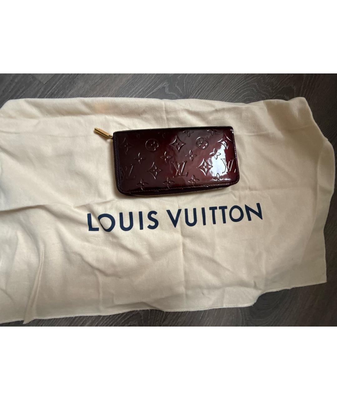LOUIS VUITTON Коричневый кошелек из лакированной кожи, фото 5
