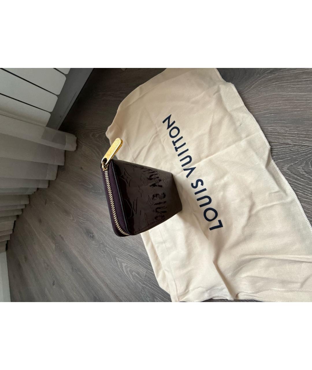 LOUIS VUITTON Коричневый кошелек из лакированной кожи, фото 2