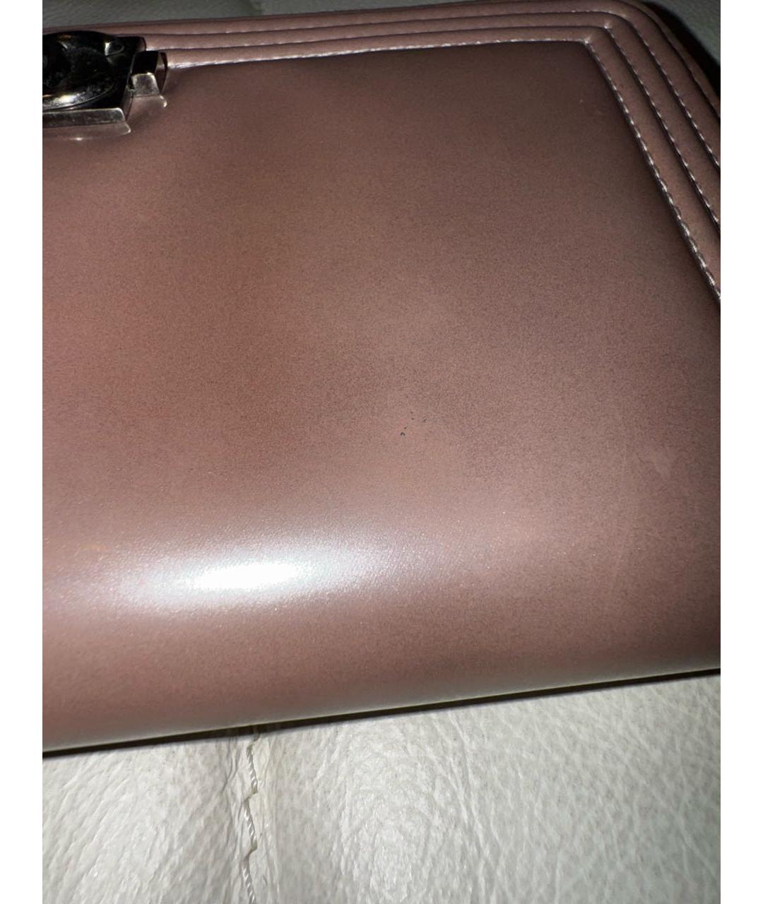 CHANEL Розовый кошелек из лакированной кожи, фото 5
