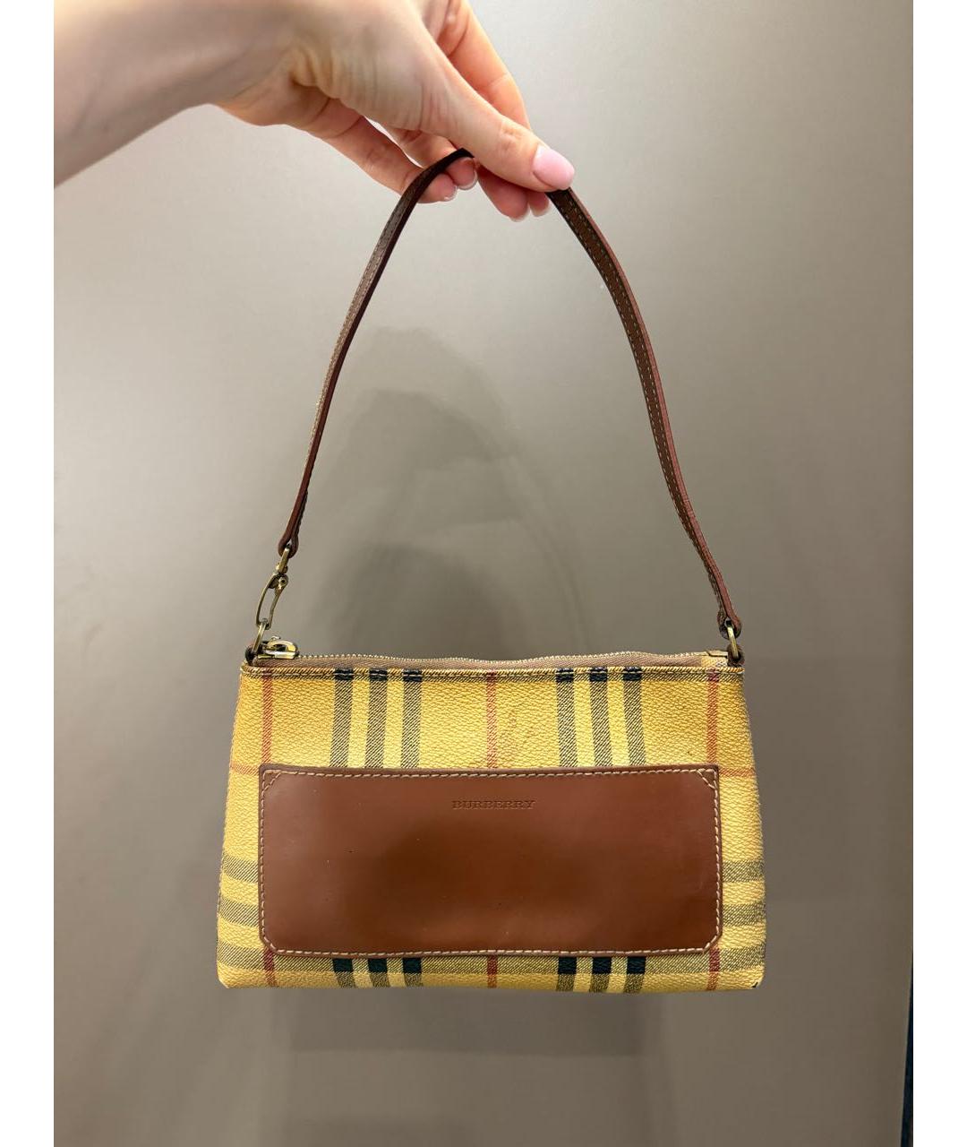 BURBERRY Коричневая кожаная сумка с короткими ручками, фото 3
