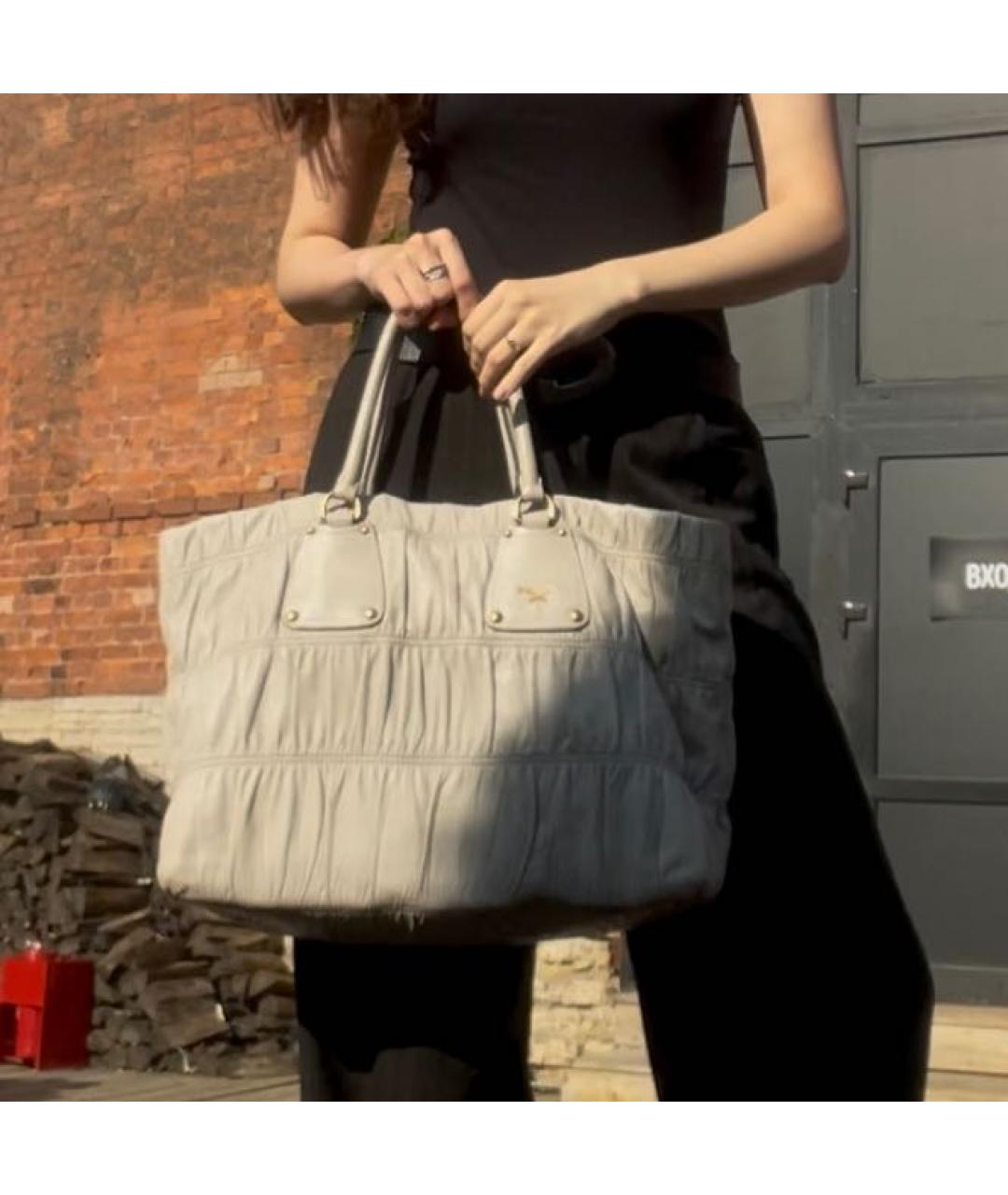PRADA Серая кожаная сумка тоут, фото 4