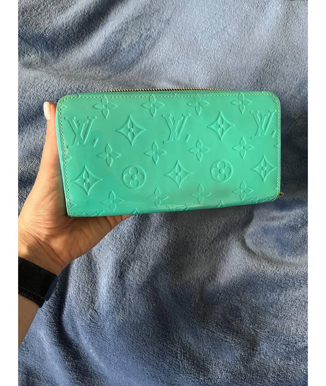 LOUIS VUITTON Бирюзовый кошелек из лакированной кожи, фото 4
