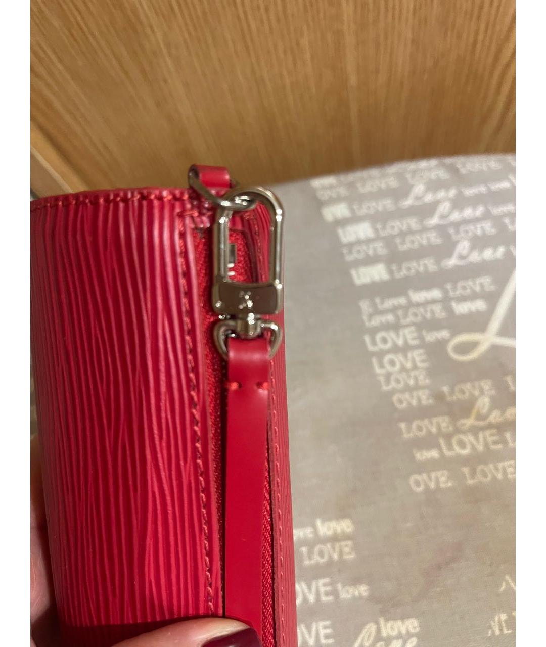 LOUIS VUITTON Красная кожаная косметичка, фото 8
