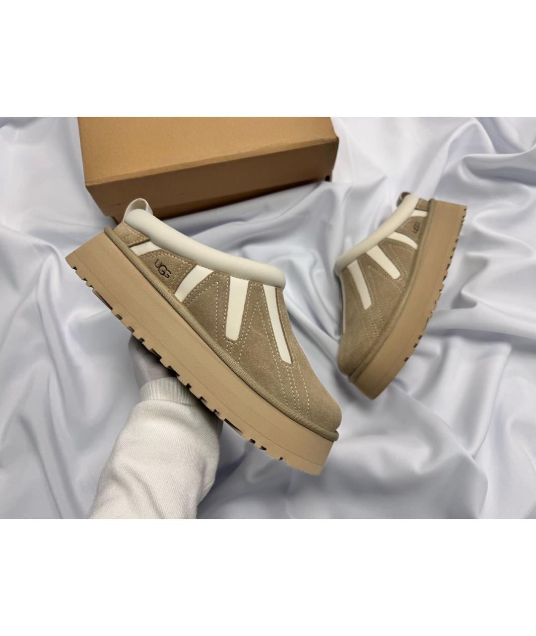 UGG AUSTRALIA Бежевые замшевые мюли, фото 2