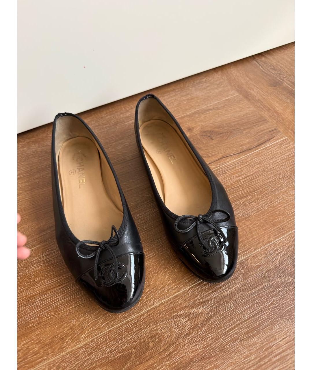 CHANEL Черные кожаные балетки, фото 3