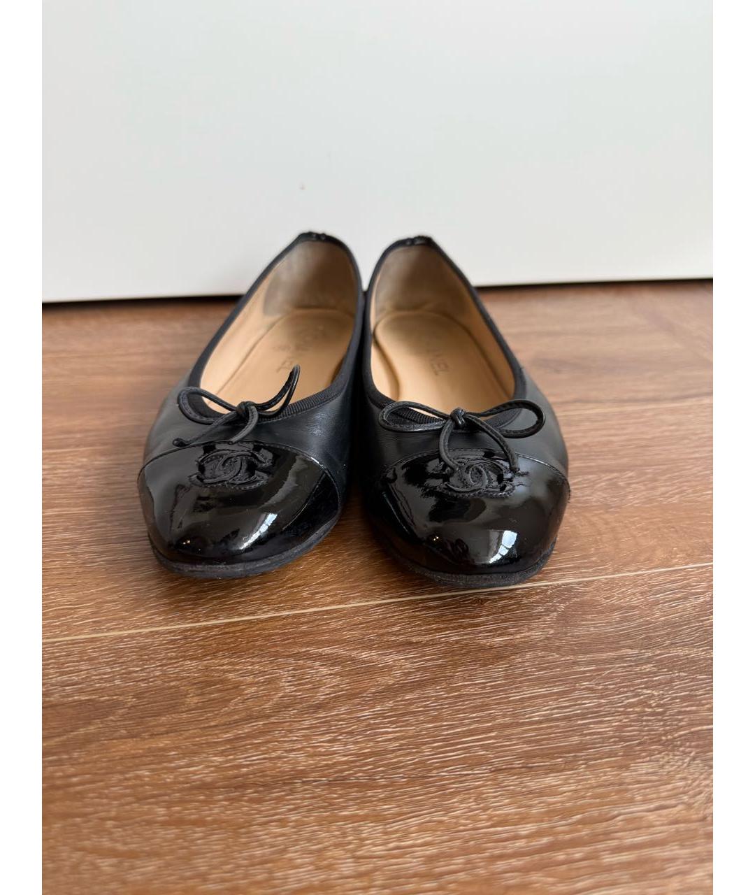 CHANEL Черные кожаные балетки, фото 2