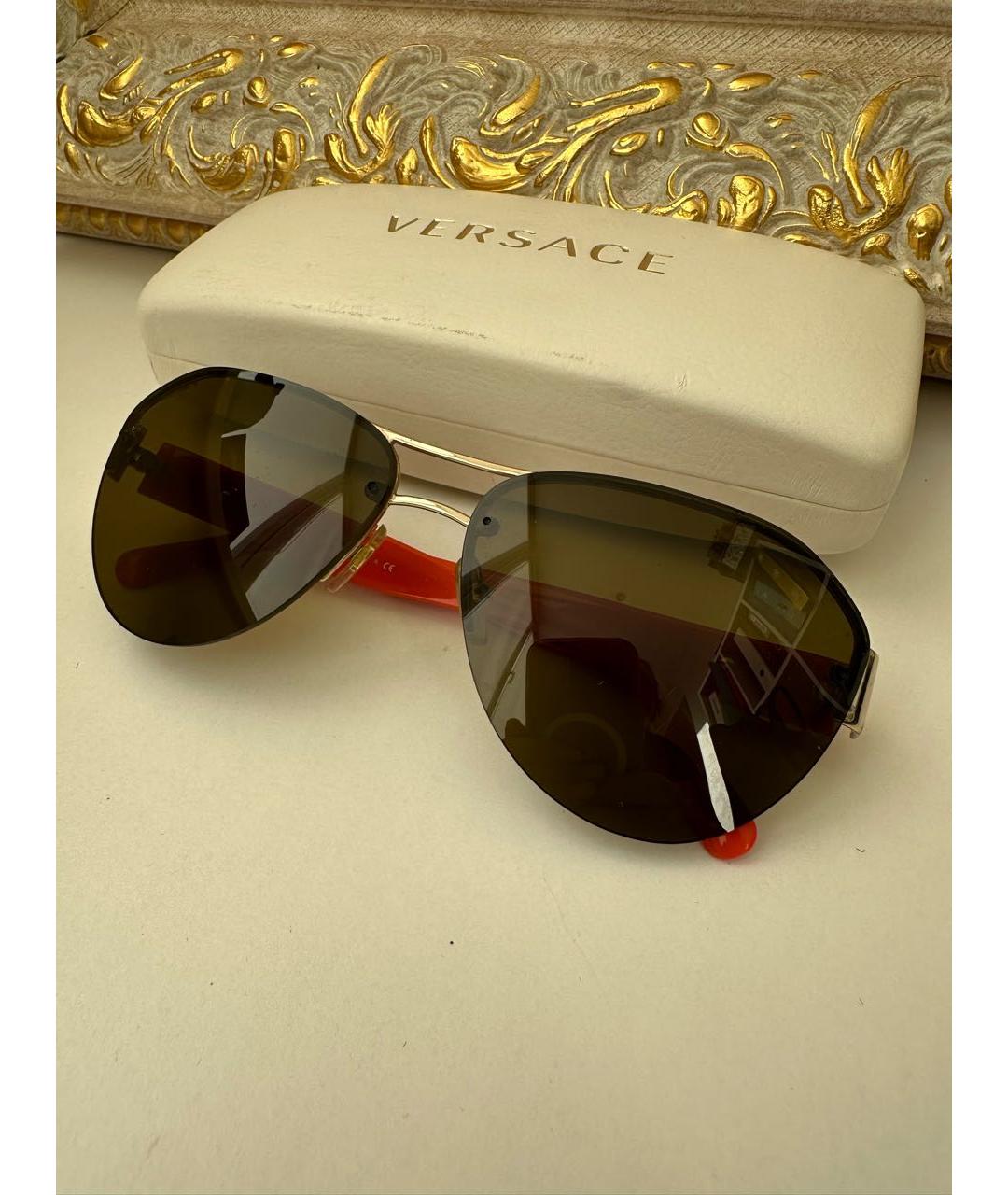 VERSACE Оранжевое пластиковые солнцезащитные очки, фото 5