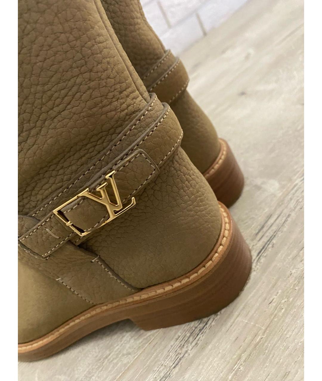 LOUIS VUITTON Бежевые нубуковые сапоги, фото 6