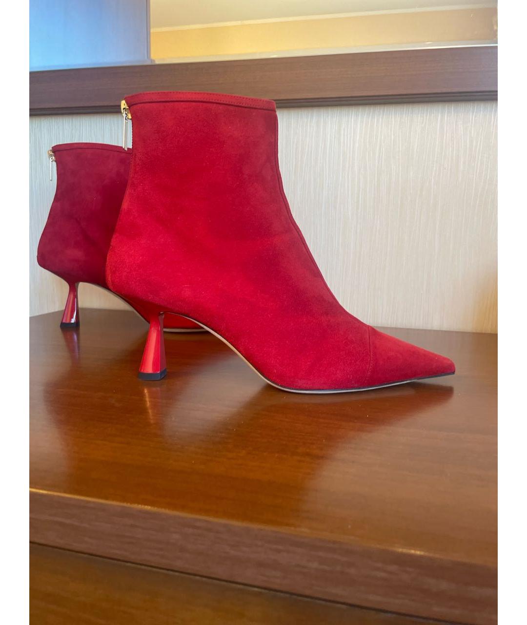 JIMMY CHOO Красные замшевые ботильоны, фото 7