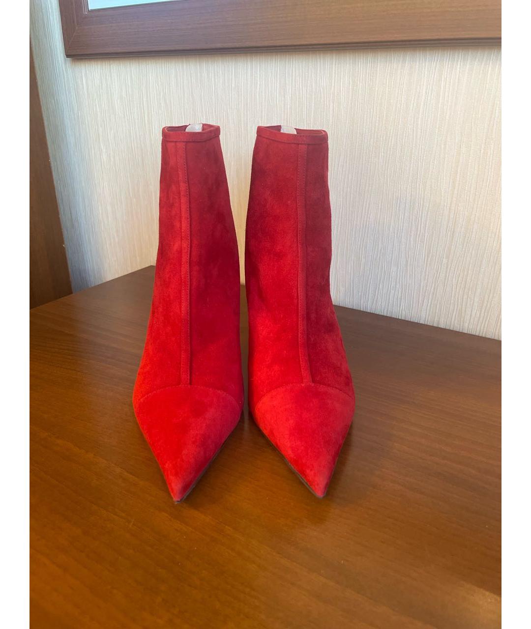 JIMMY CHOO Красные замшевые ботильоны, фото 2