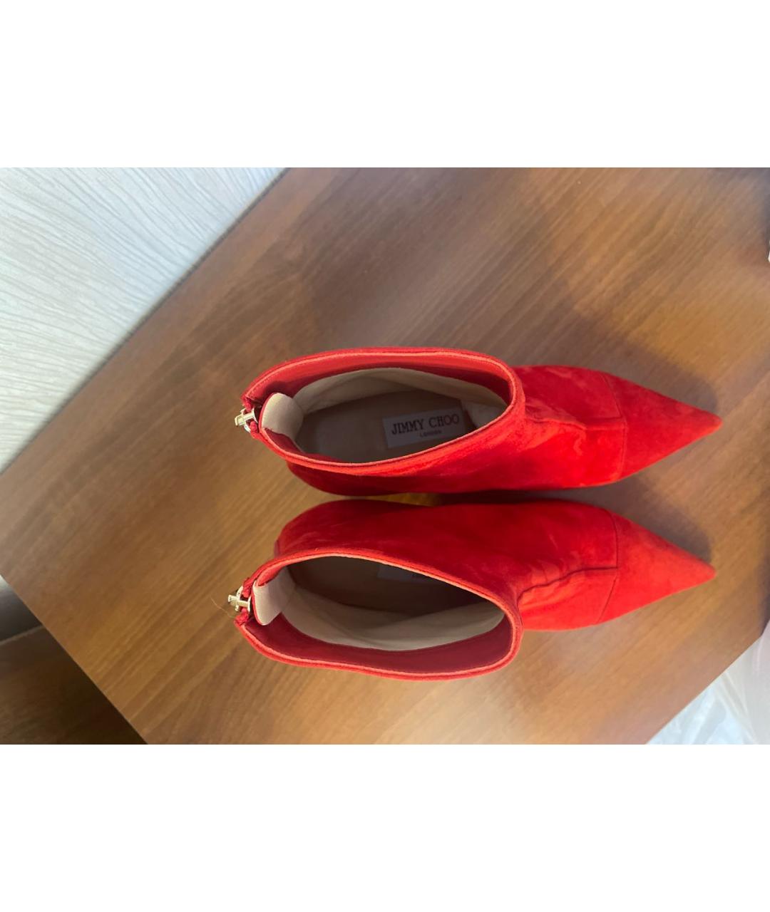 JIMMY CHOO Красные замшевые ботильоны, фото 3