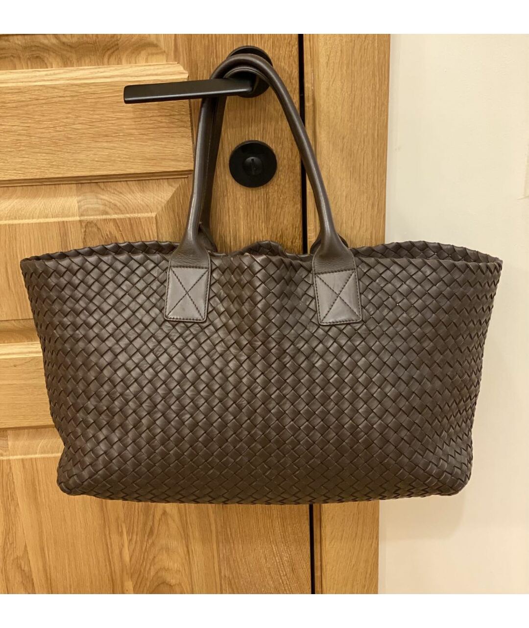 BOTTEGA VENETA Коричневая кожаная сумка тоут, фото 2
