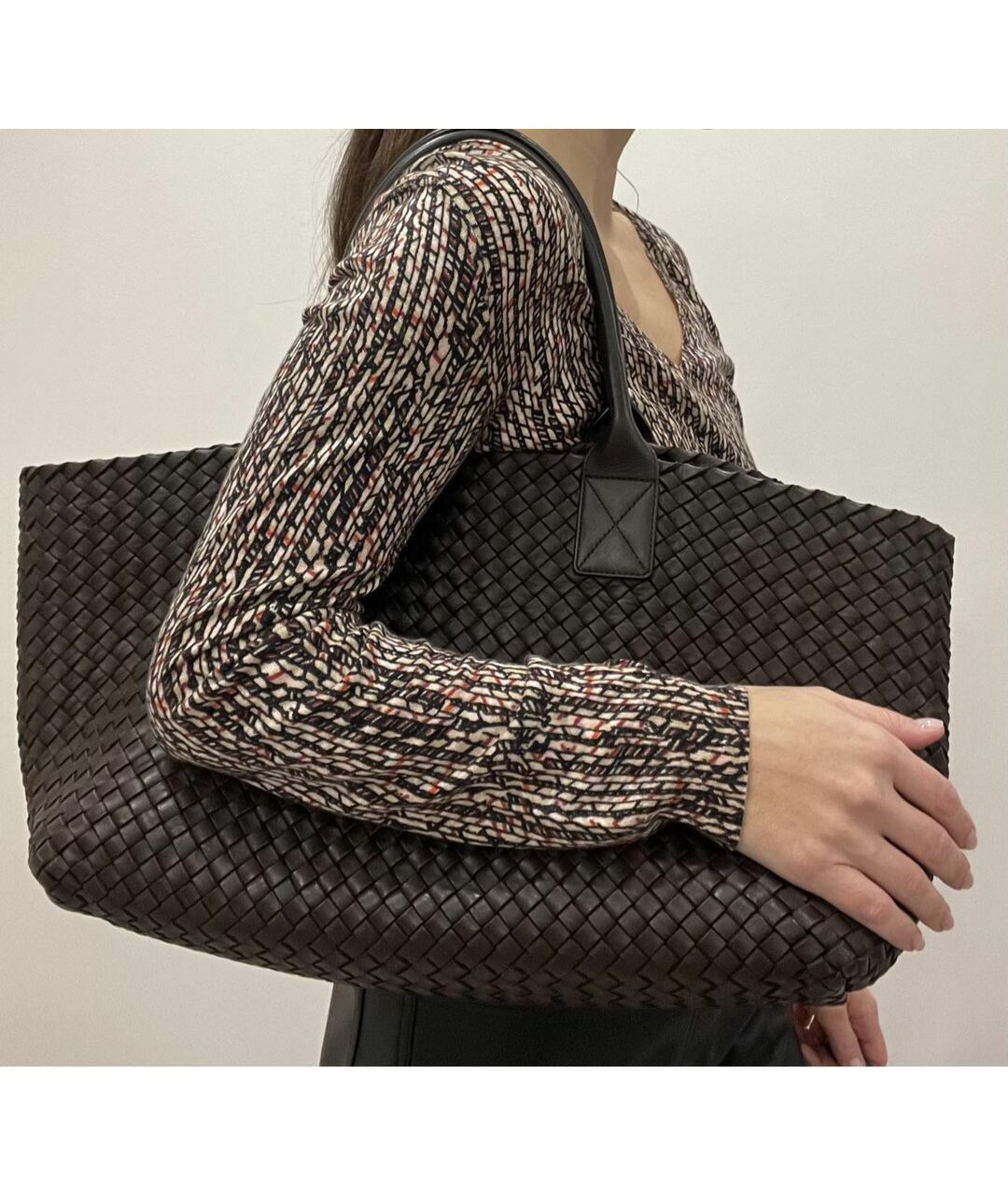 BOTTEGA VENETA Коричневая кожаная сумка тоут, фото 3