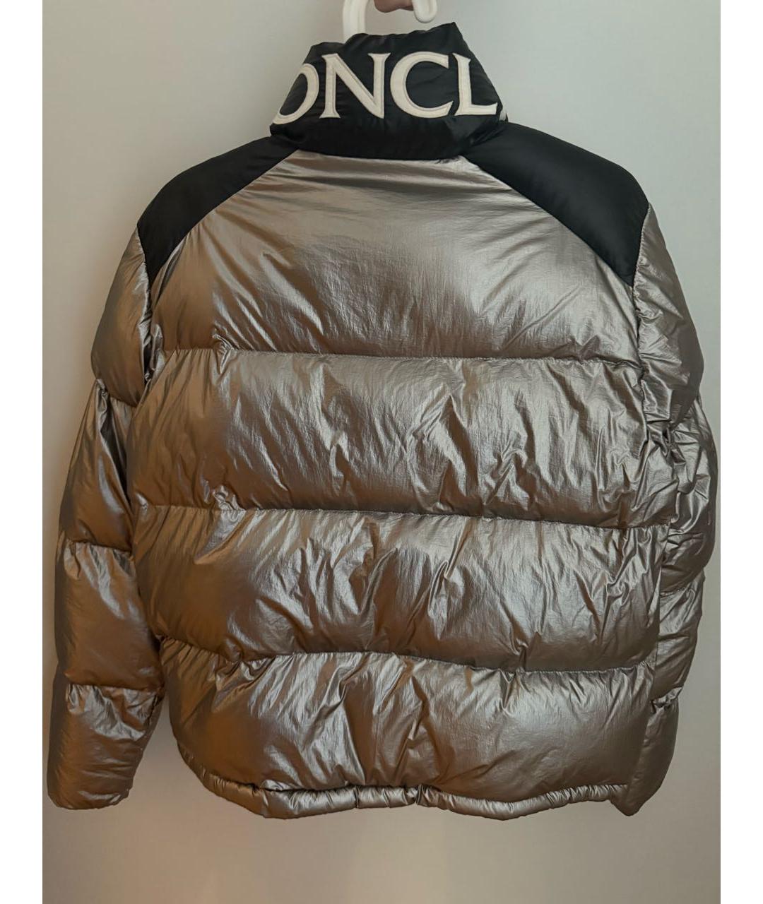 MONCLER Серебрянный полиамидовый пуховик, фото 2