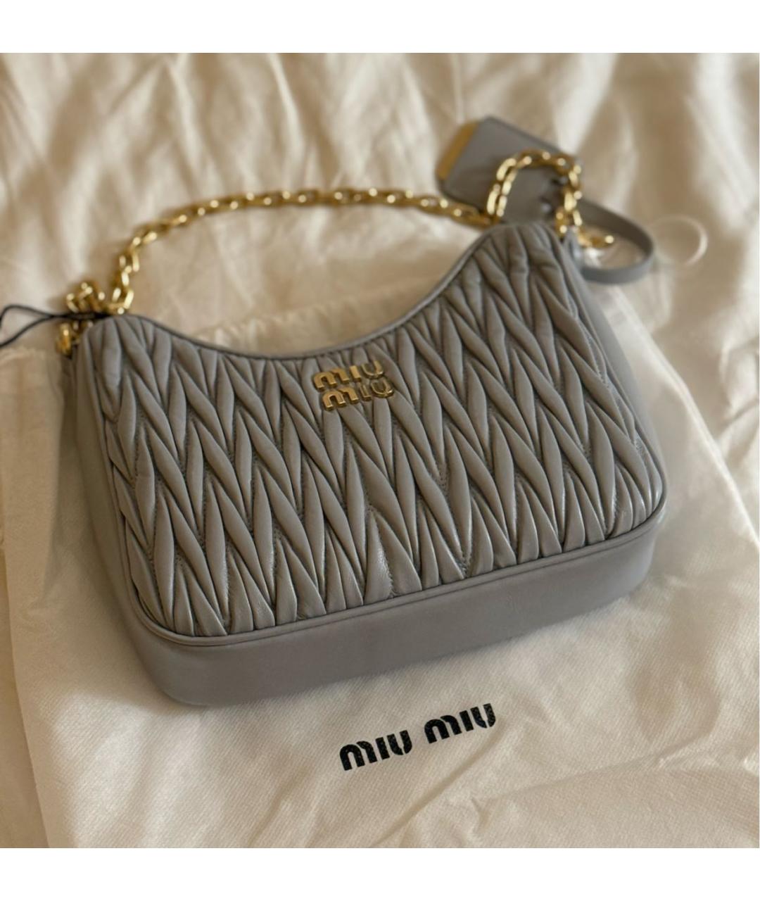 MIU MIU Серая кожаная сумка с короткими ручками, фото 2
