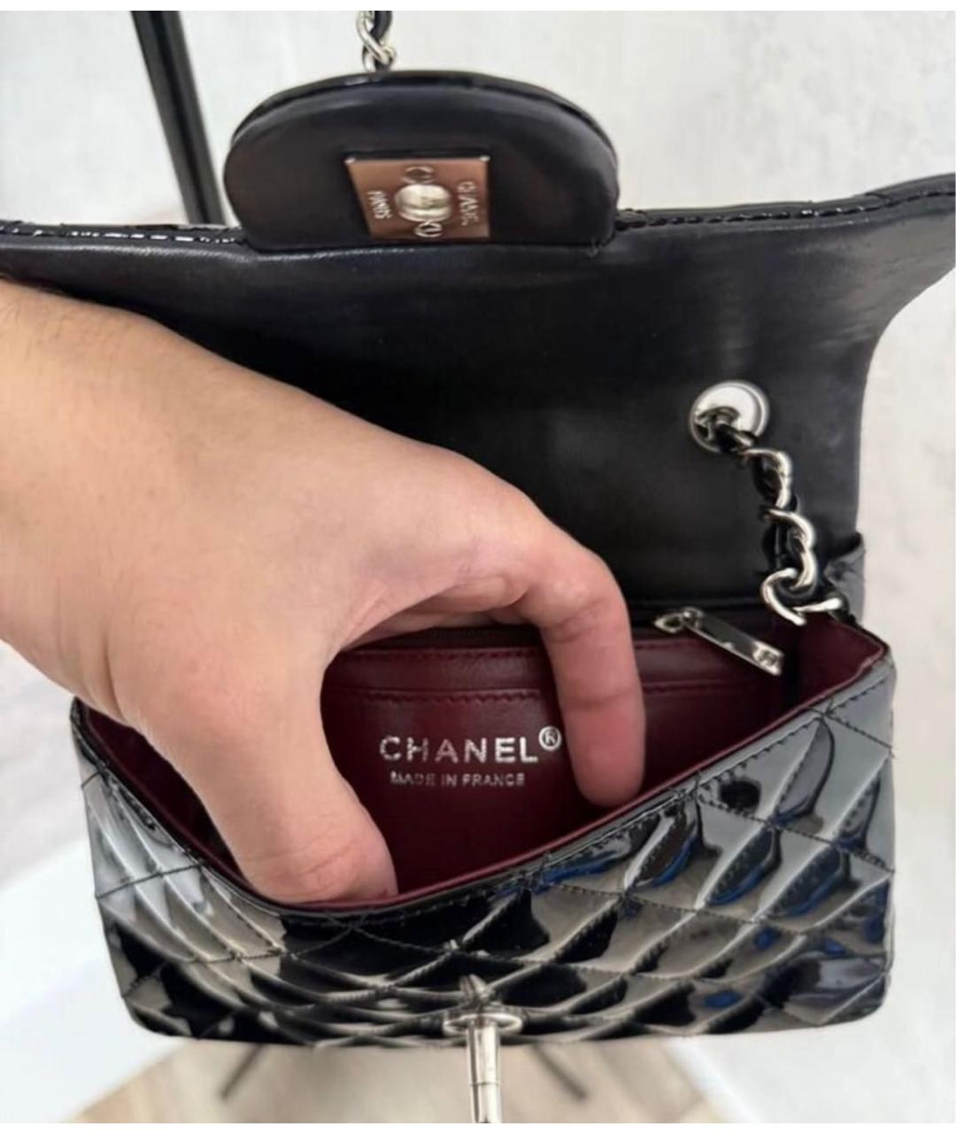 CHANEL Черная сумка через плечо из лакированной кожи, фото 3