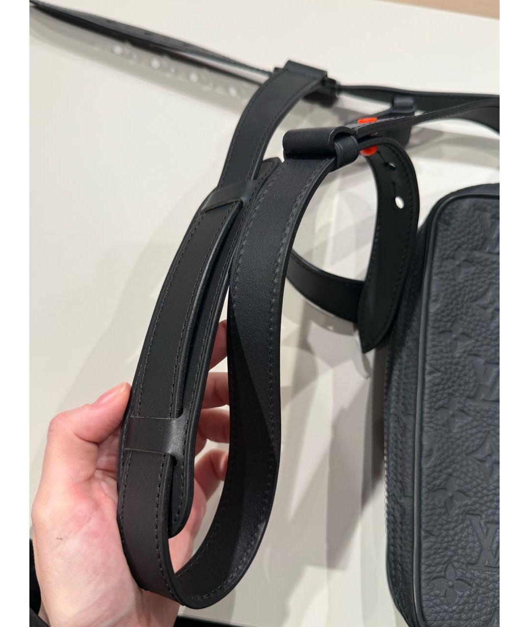 LOUIS VUITTON Черная кожаная поясная сумка, фото 7
