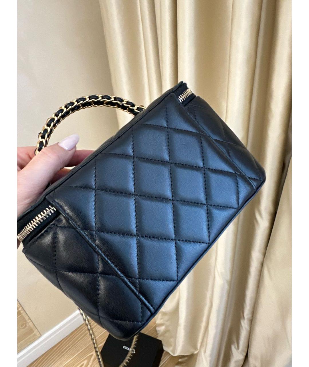 CHANEL Черная кожаная сумка с короткими ручками, фото 3