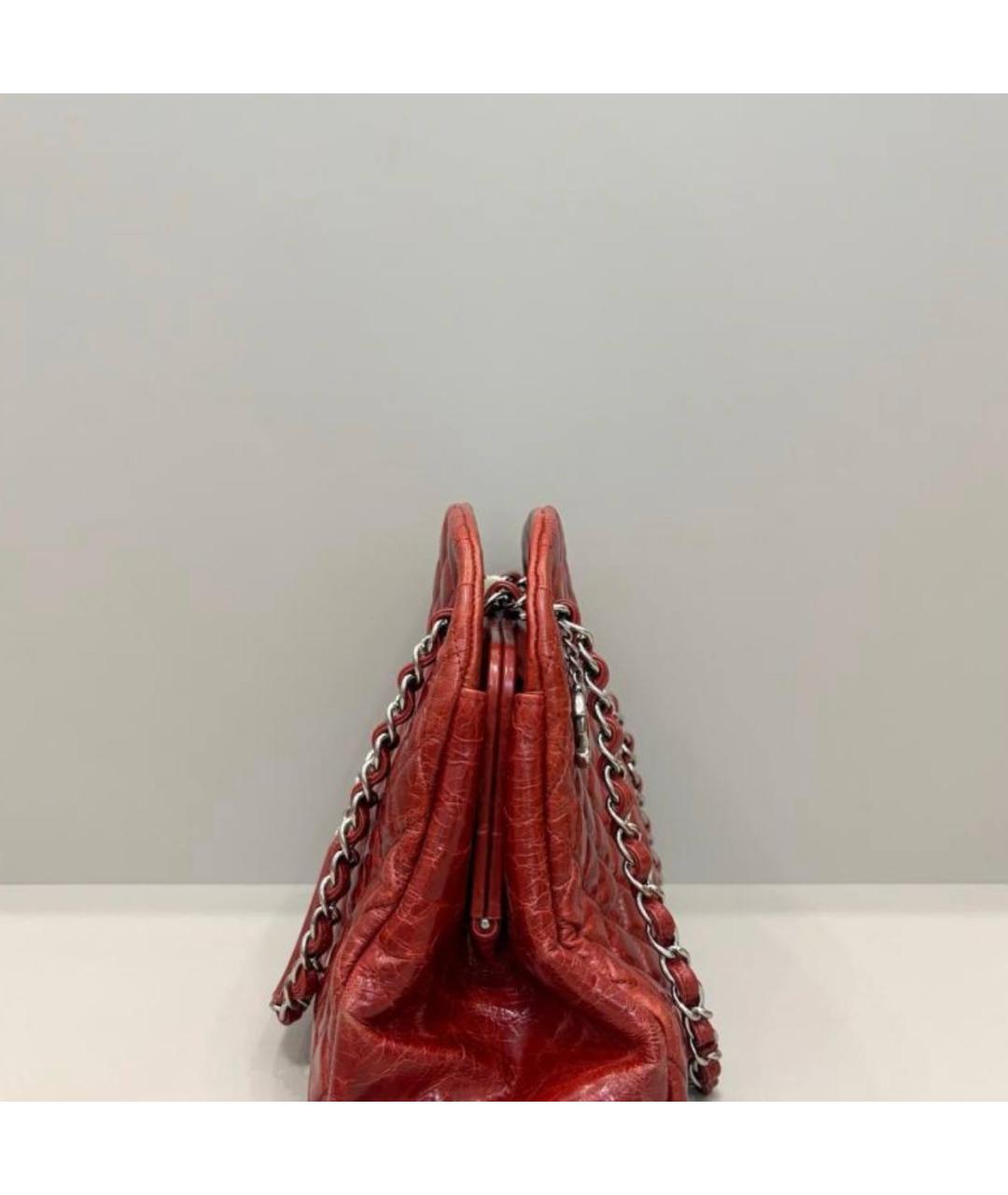 CHANEL Красная сумка через плечо из лакированной кожи, фото 3