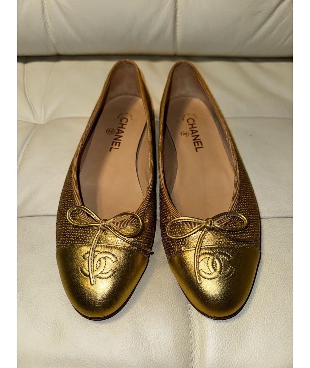 CHANEL Золотые кожаные балетки, фото 2