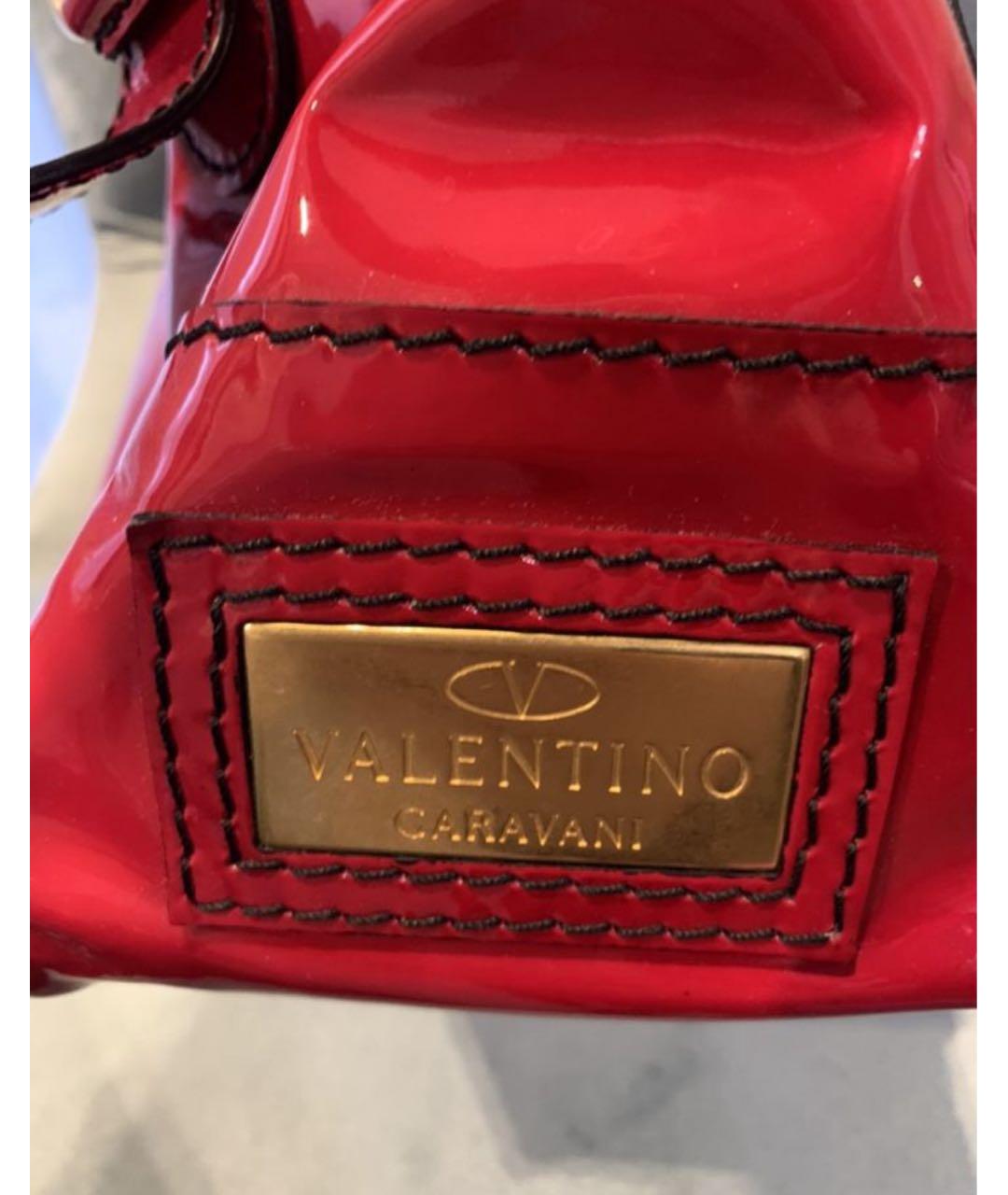 RED VALENTINO Красная сумка с короткими ручками из лакированной кожи, фото 2