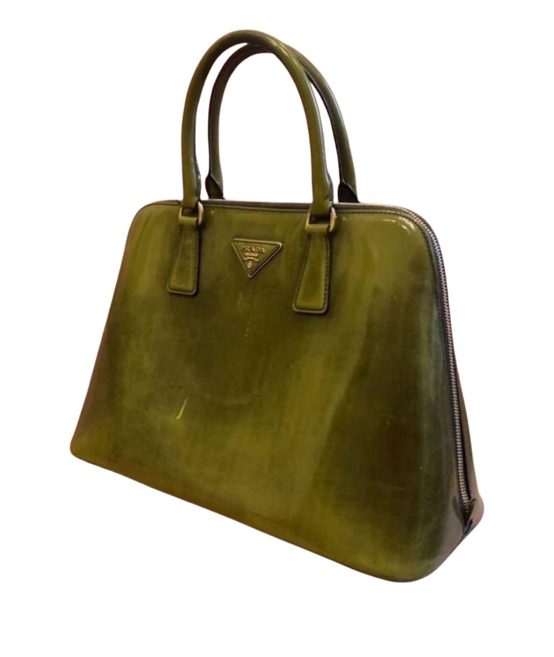 PRADA Зеленая сумка тоут из лакированной кожи, фото 1