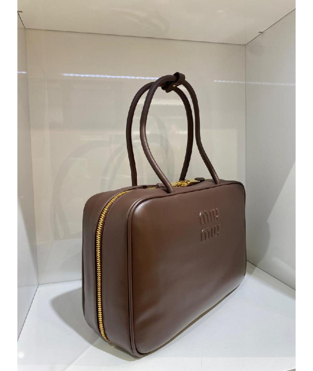 MIU MIU Коричневая кожаная сумка с короткими ручками, фото 3