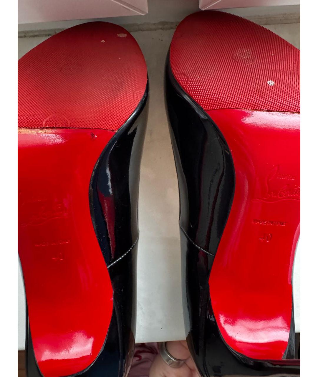 CHRISTIAN LOUBOUTIN Черные туфли из лакированной кожи, фото 6