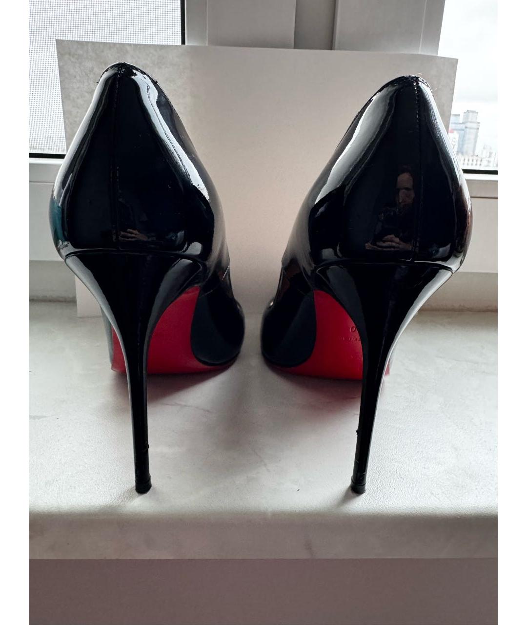 CHRISTIAN LOUBOUTIN Черные туфли из лакированной кожи, фото 4