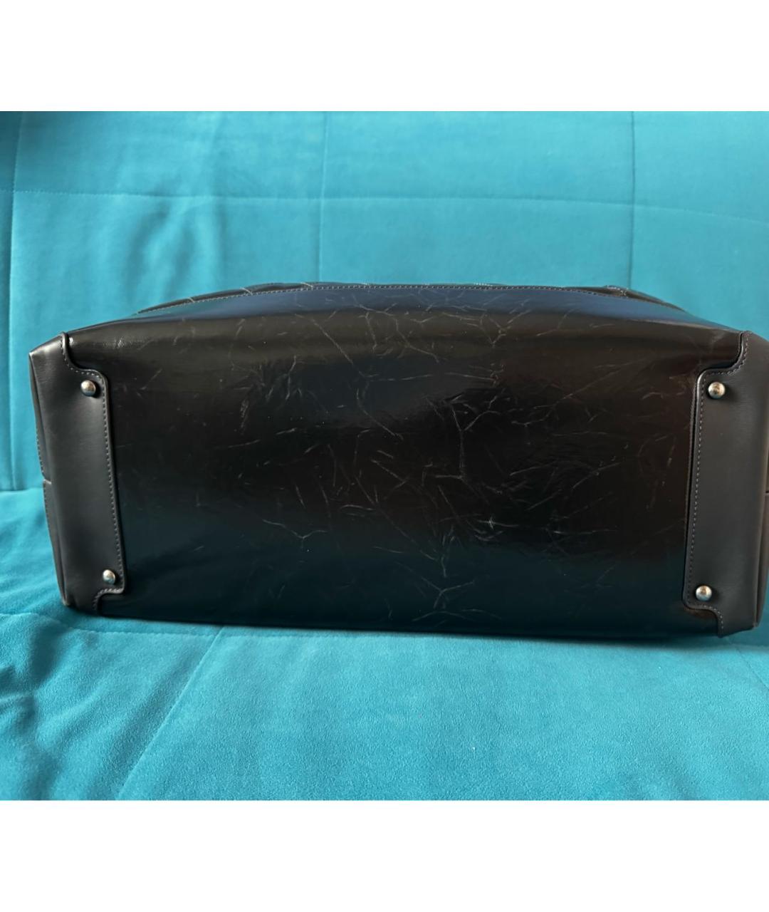 CHANEL Антрацитовая дорожная/спортивная сумка из лакированной кожи, фото 2