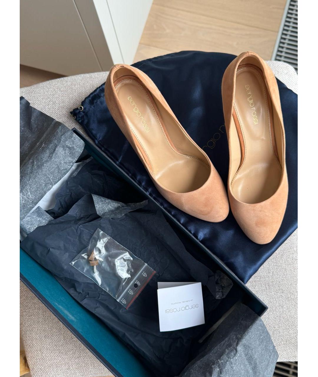 SERGIO ROSSI Бежевые замшевые туфли, фото 6