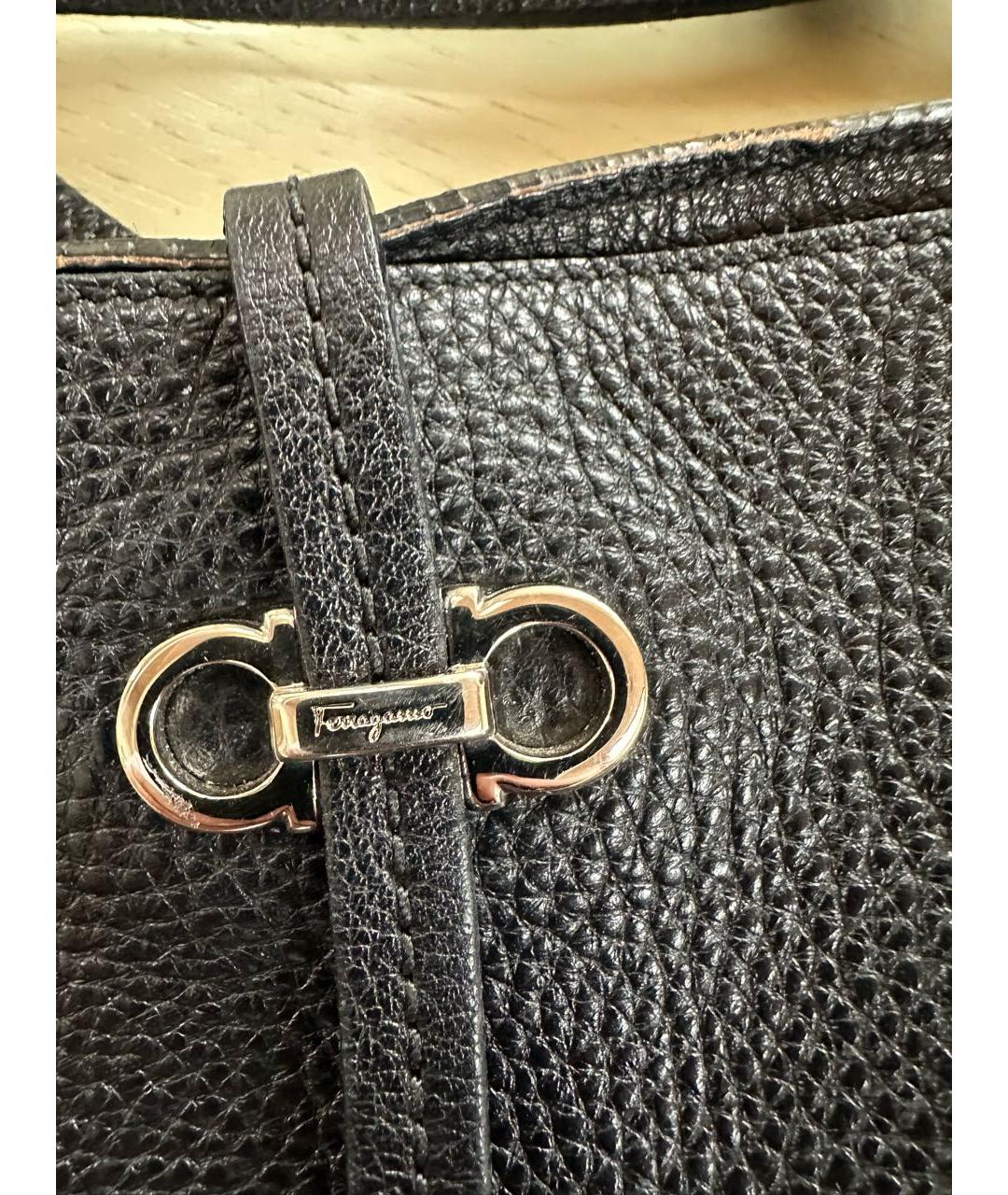 FERRAGAMO Черная кожаная сумка с короткими ручками, фото 3
