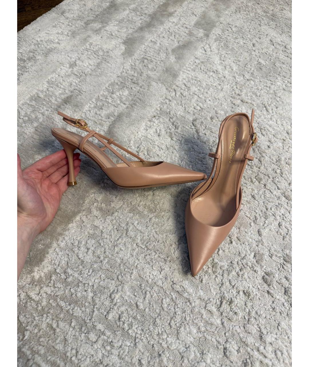 GIANVITO ROSSI Бежевые кожаные туфли, фото 4