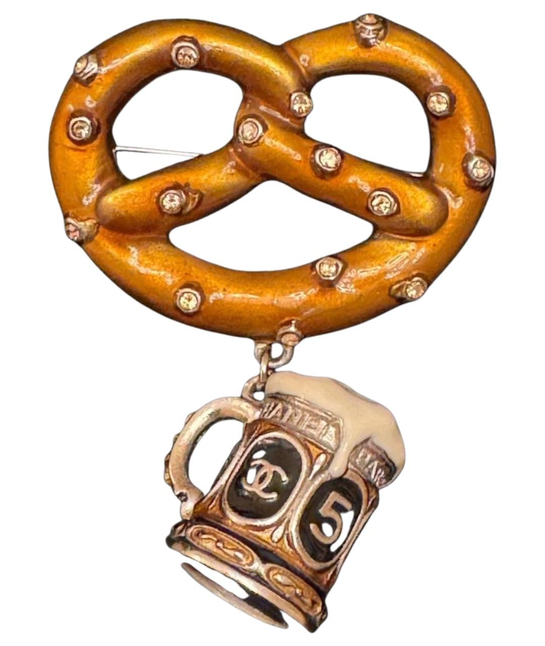 CHANEL Коричневая металлическая булавка / брошь, фото 1