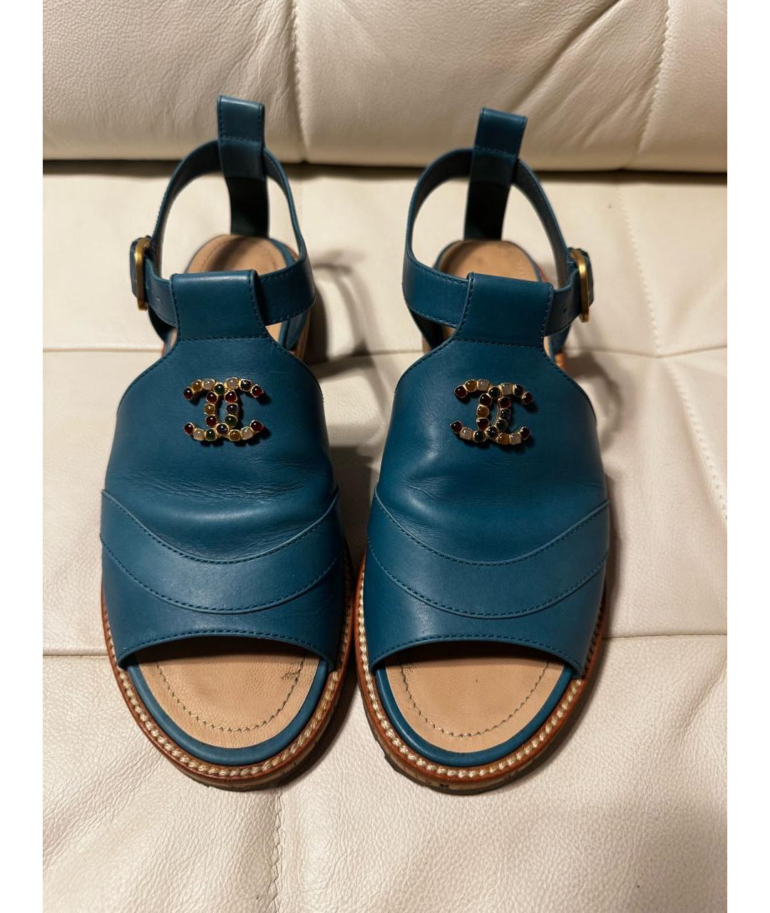 CHANEL Бирюзовые кожаные сандалии, фото 2