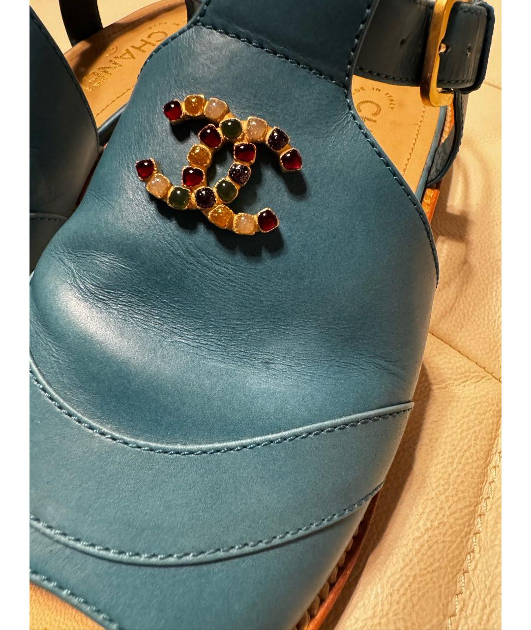 CHANEL Бирюзовые кожаные сандалии, фото 6