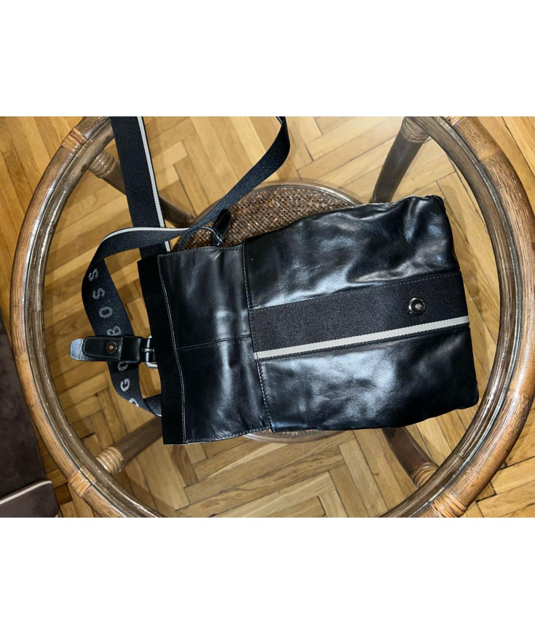 HUGO BOSS Черная кожаная сумка на плечо, фото 3