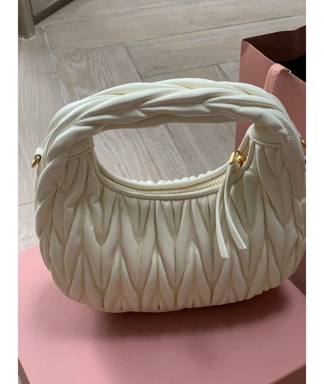 MIU MIU Белая кожаная сумка с короткими ручками, фото 3
