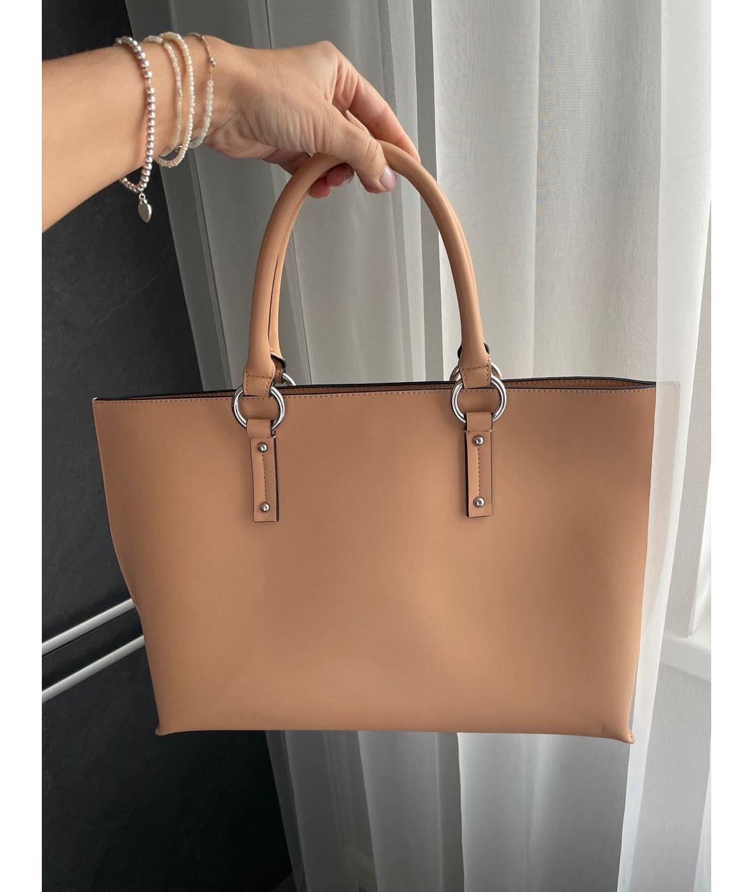 ARMANI JEANS Бежевая сумка с короткими ручками из искусственной кожи, фото 3